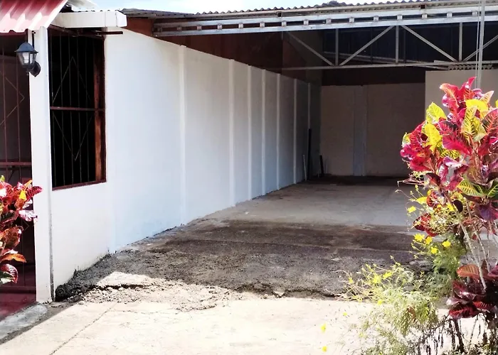 Tony\'S House