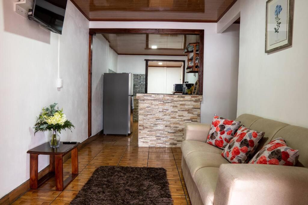 Tony's House Holiday home La Fortuna